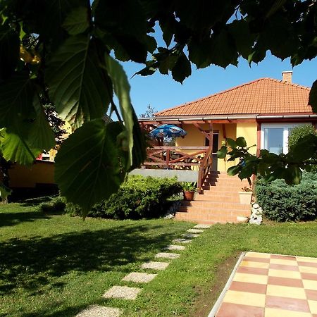 Villa Iris Эгерсалок Экстерьер фото